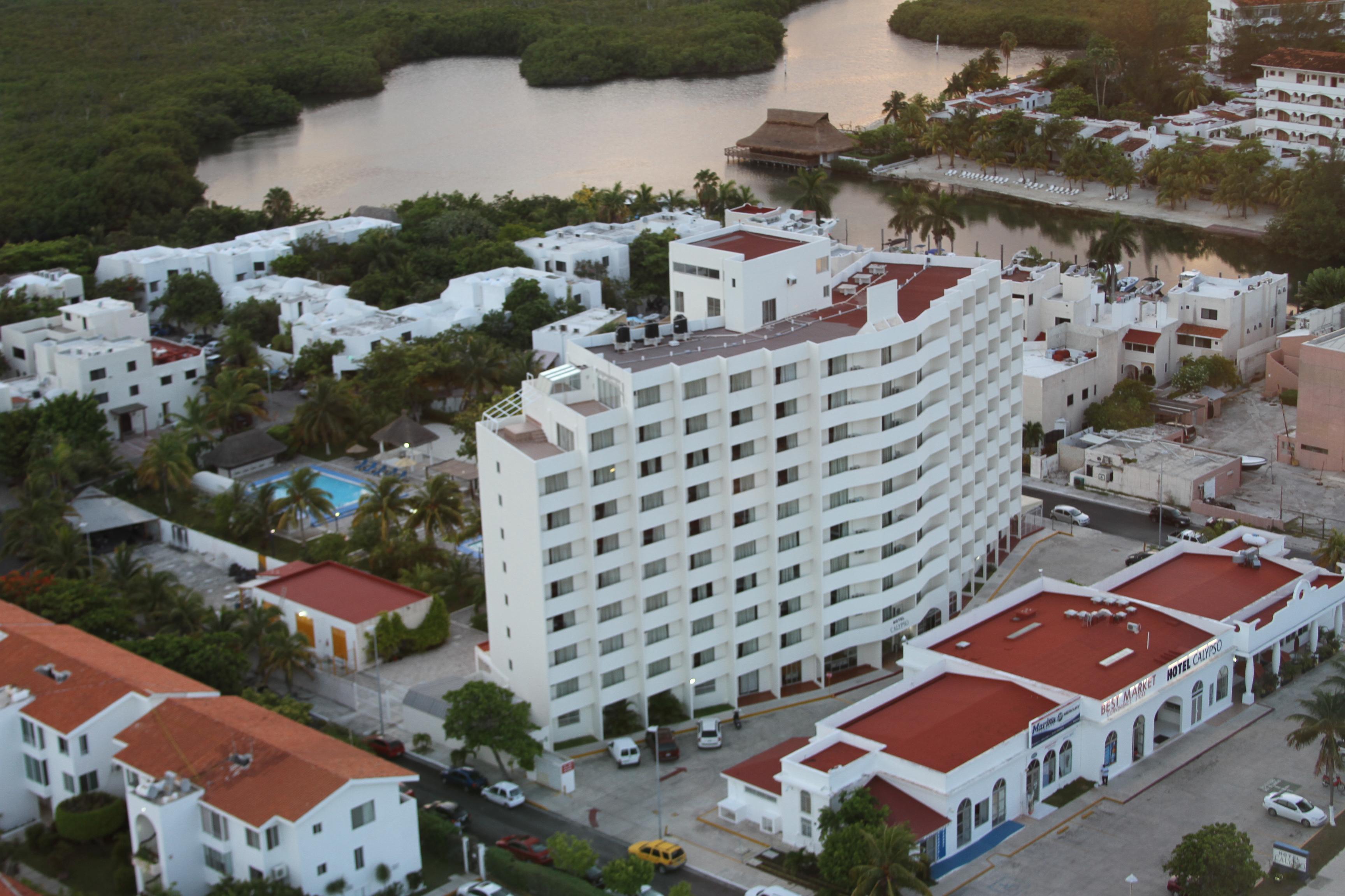 Hotel Calypso Канкун Екстериор снимка