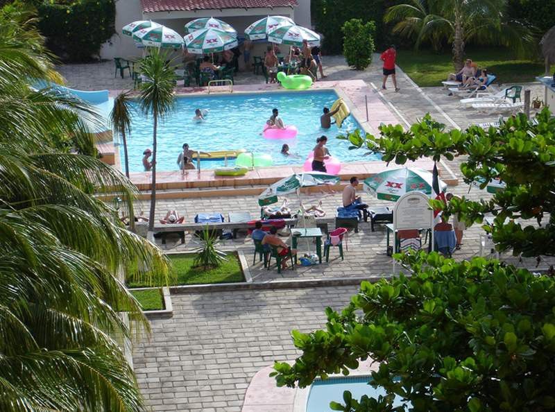 Hotel Calypso Канкун Екстериор снимка