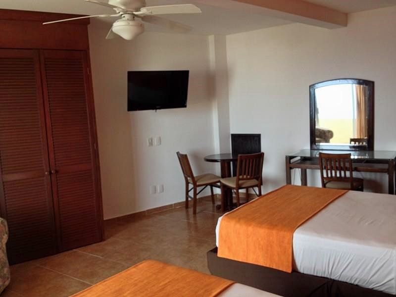 Hotel Calypso Канкун Екстериор снимка