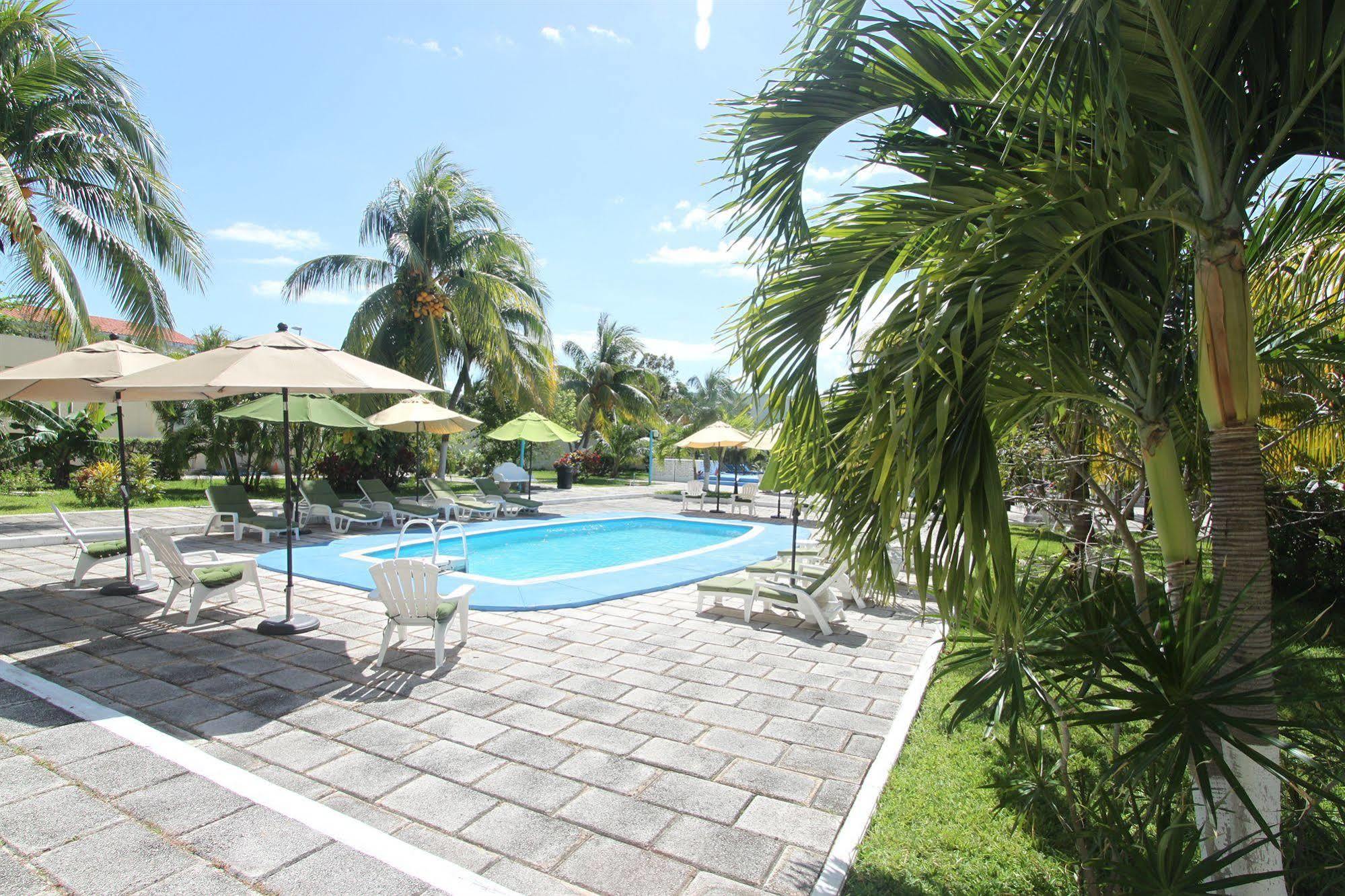 Hotel Calypso Канкун Екстериор снимка